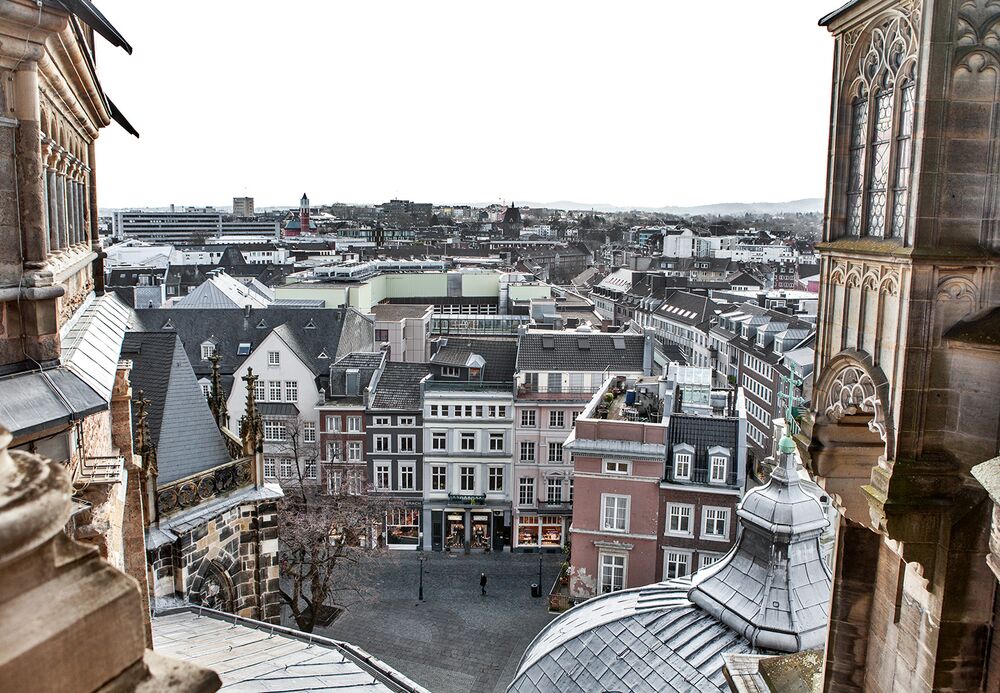 Blick vom Dach des Doms auf Aachen